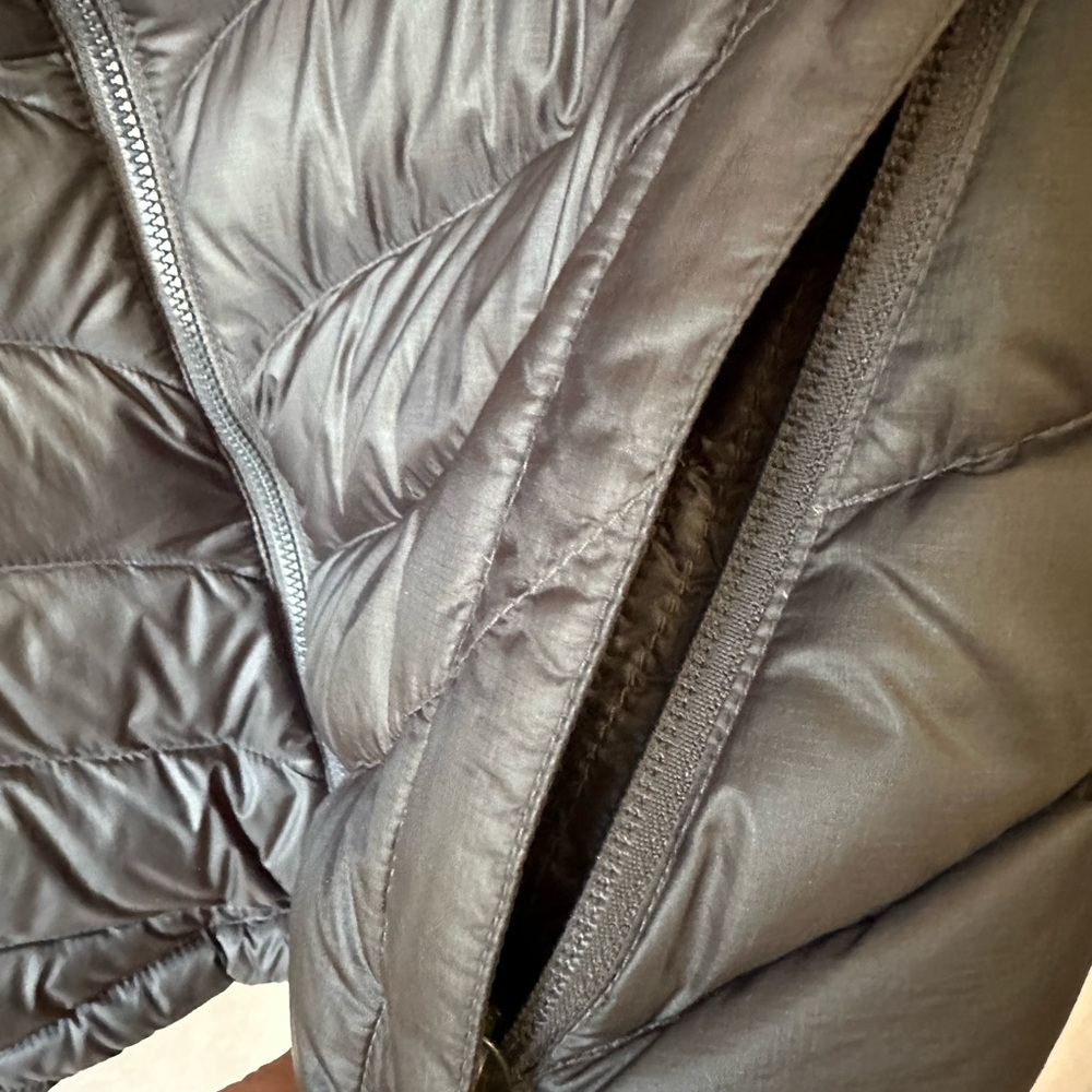 North Face Puffy Jacket Size Large - Picture 3 of 5